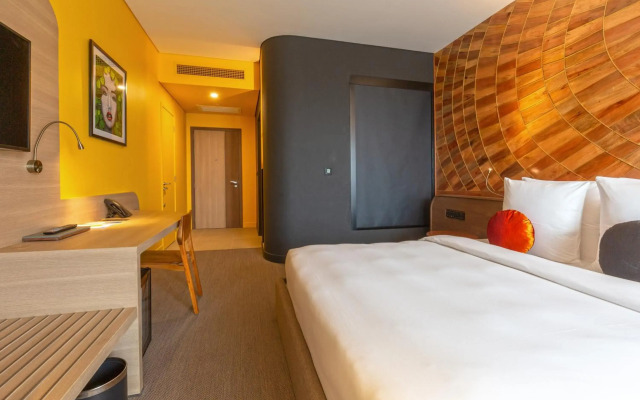 SUN & MOON, Riverside Hotel