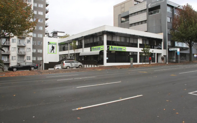 Silverfern Backpackers