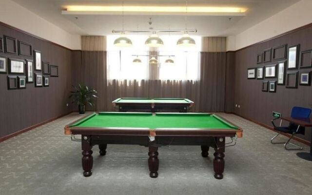Maple Palace Hotel