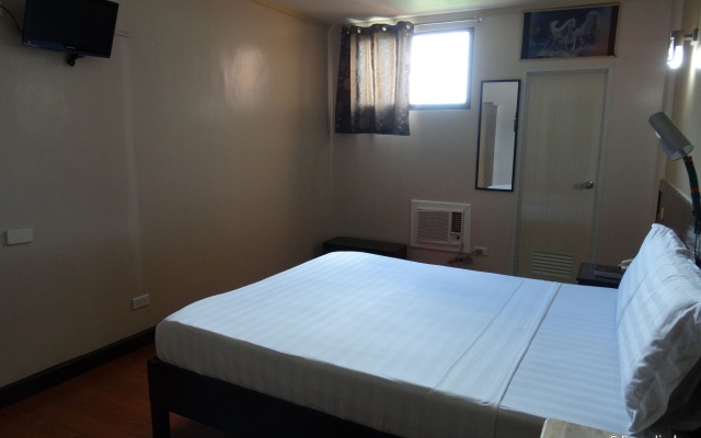 RueMango Apartelle and Suites