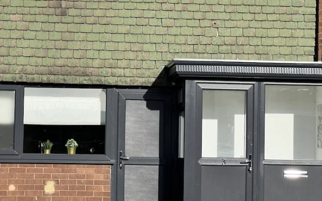 vERY comfy town house