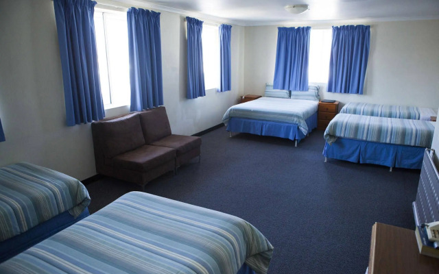 The Waratah Hotel
