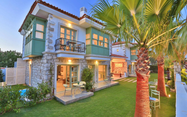 Palas Alacati - Adults Only