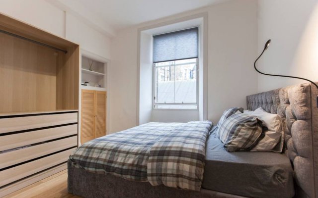 2 Bedroom Apartment Near Edinburgh Castle