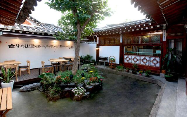 Moggoji Hanok Guesthouse