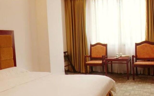 Zhangjiajie Wind and Cloud Holiday Hotel