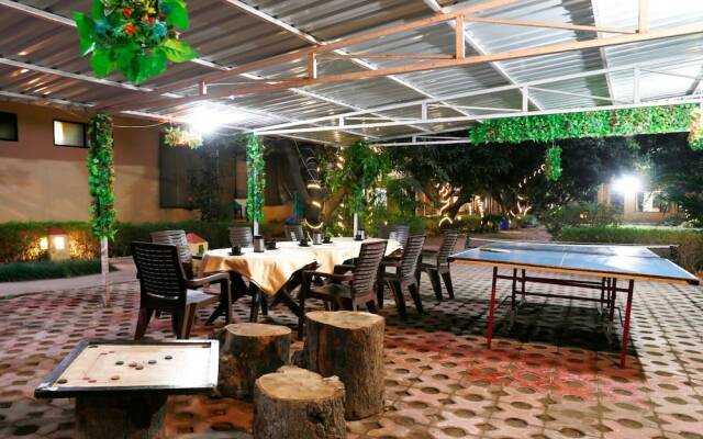 Corbett Aroma Park By Royal Collection