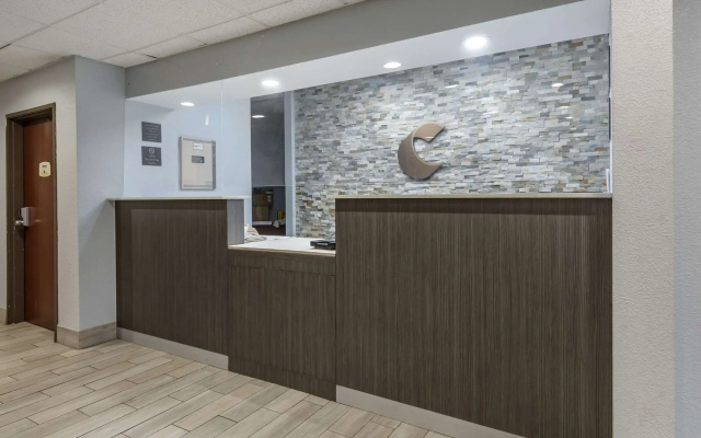 Comfort Inn & Suites Liverpool - Syracuse
