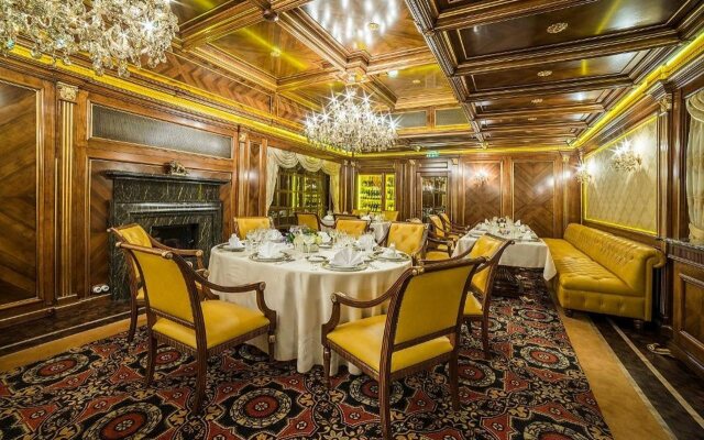 IMPERIAL Hotel & Restaurant