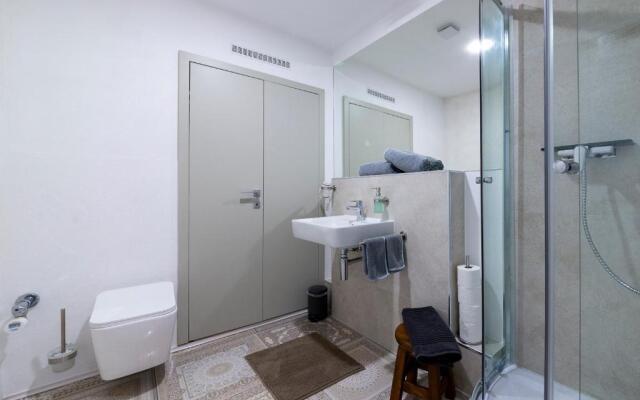 Moor Apartment 8