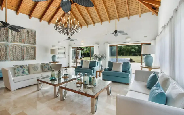 Luxurious 5-bdr villa at Casa de Campo
