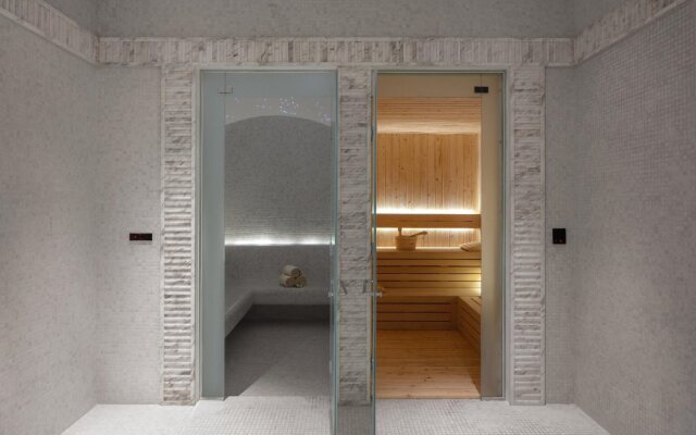 Azerai La Residence Hue