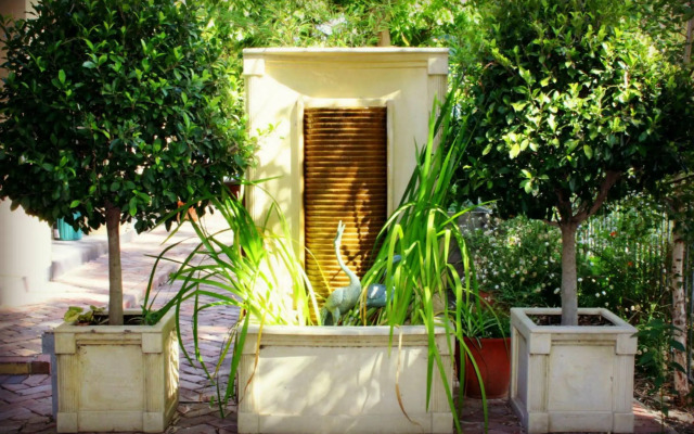 CocknBull Boutique Hotel