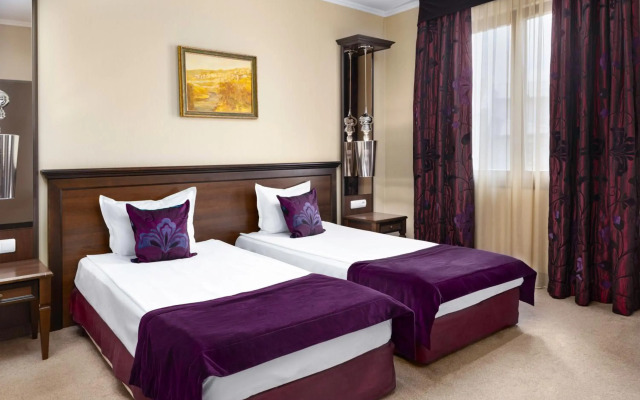 Yantra Grand Hotel -Sharlopov Hotels