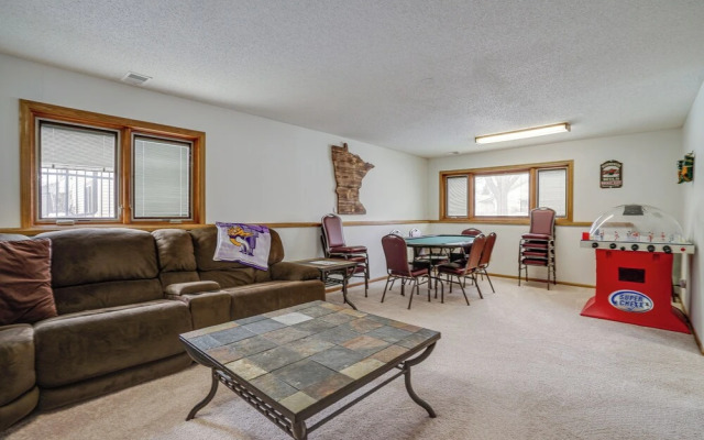 Sporty Blaine Home w/ Games ~ 2 Mi to Super Rink!