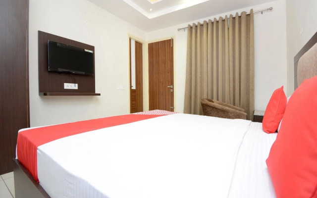 OYO 33009 Hotel Nido