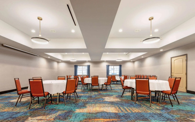 La Quinta Inn & Suites by Wyndham Woodway - Waco South