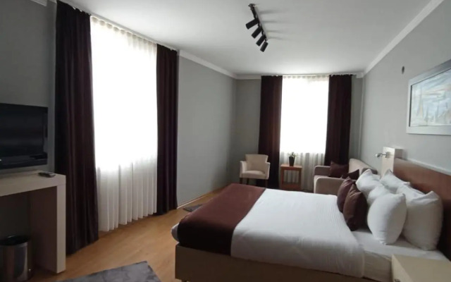 Tav Airport Hotel Izmir