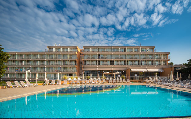 Arena Hotel Holiday