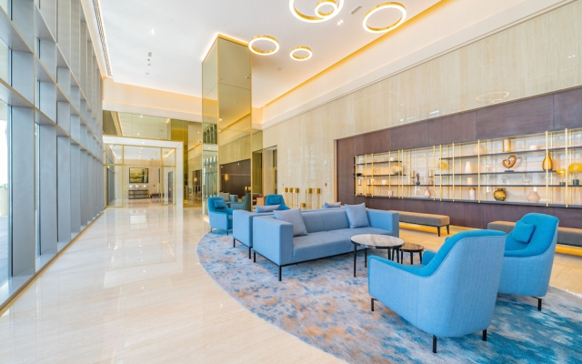 Monty - Downtown Stylish Condo With Beautiful City Views