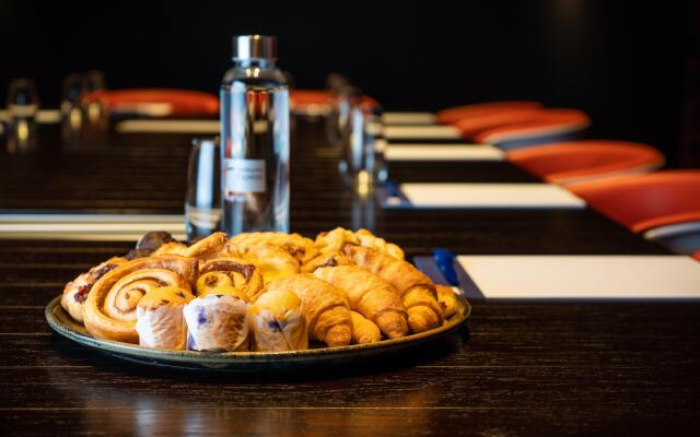 Holiday Inn Express And Suites Queenstown by IHG