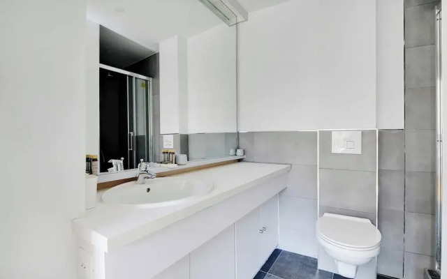 Cozy Apartment 2bdr/5p - in the Heart of Suresnes