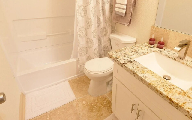 5Bdrm 2.5Bath 9Beds - The Nest Big House