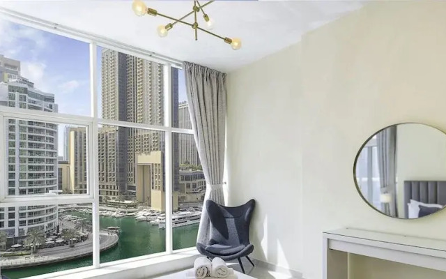 LUX  The Continental Marina Suite