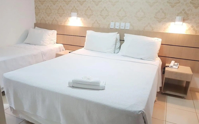 Ellus Hotel