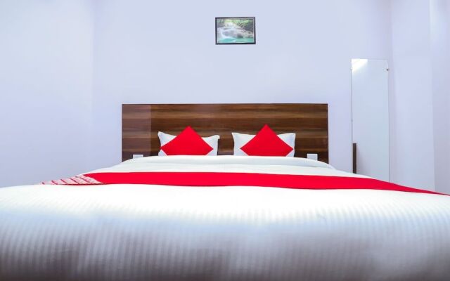 OYO 28606 Kavya Residency