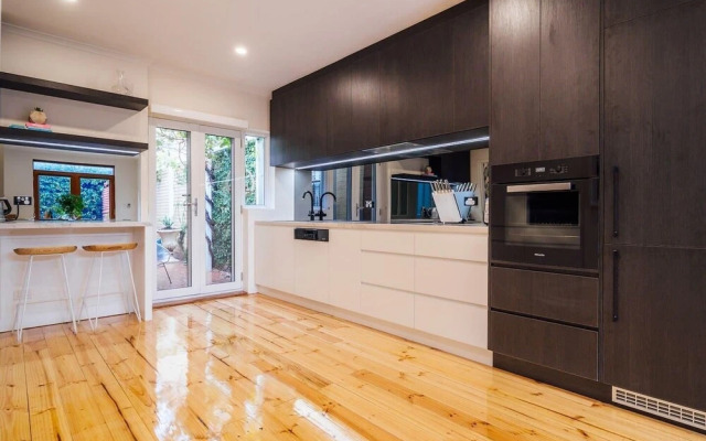 Malibu Moment on Margaret-Historic Bungalow