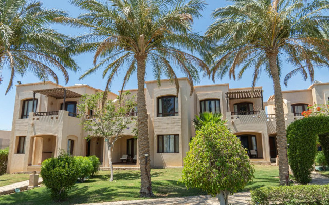Tamra Beach Resort