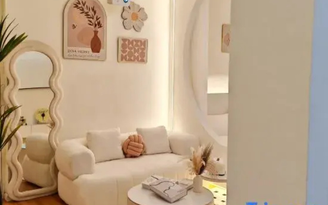 Yunya Creative Suite Homestay (Chengdu Panda Base Store