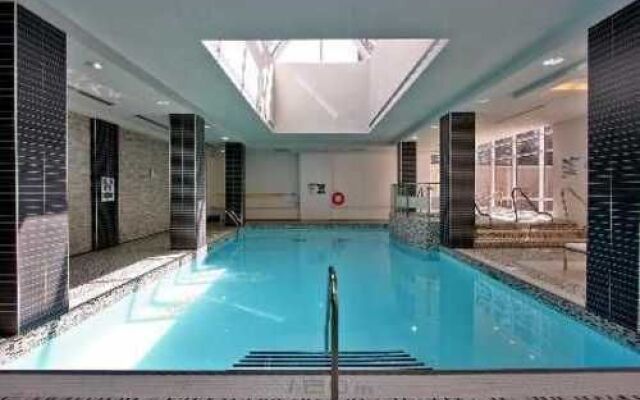 Sarkar Suites - 310 Burnhamthorpe Road