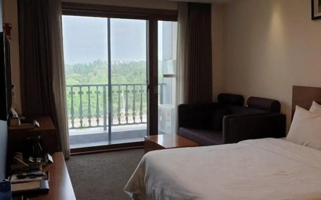 Hotel The Base