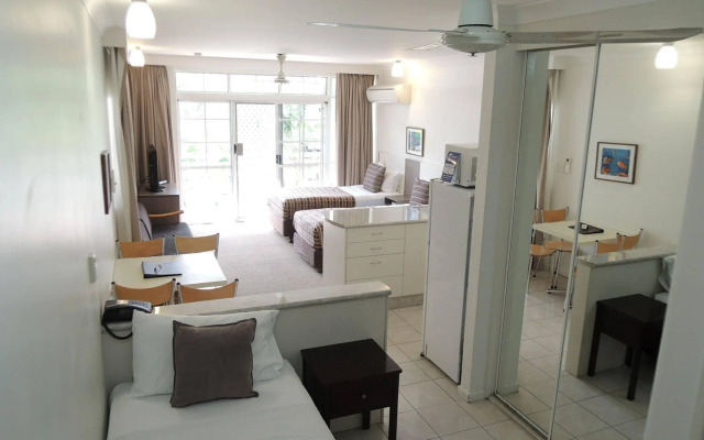 Reef Palms Motel