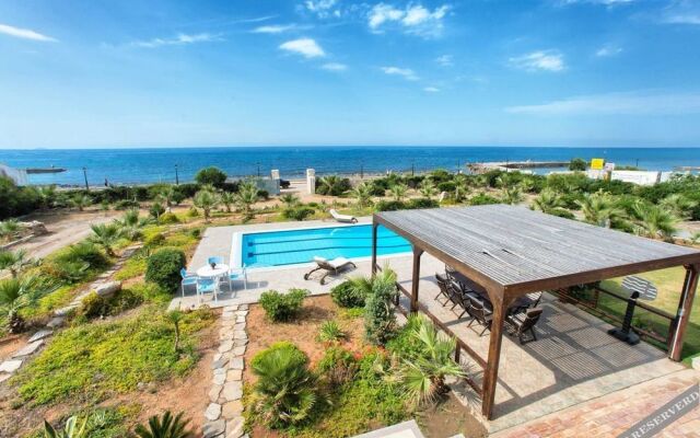 Cretan Beachfront Villas