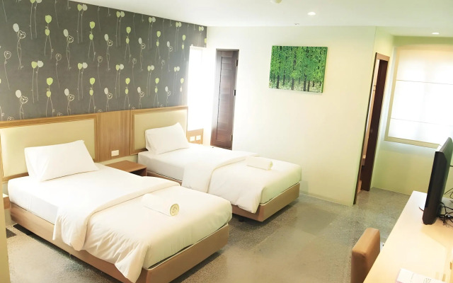 Phuket Ecozy Hotel