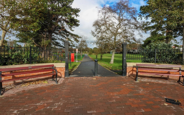 Queens Park
