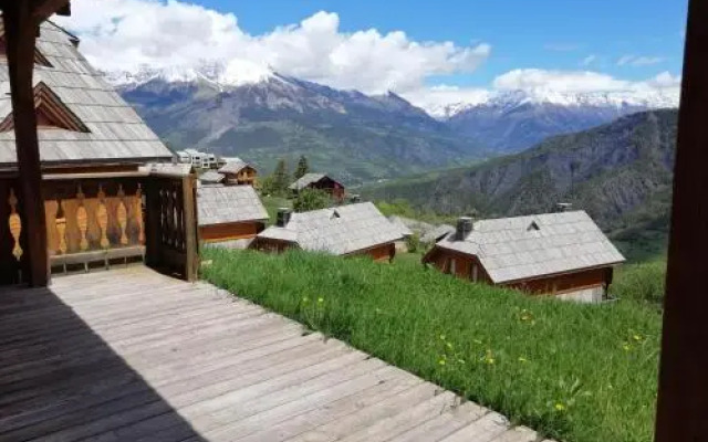 Hameau Pra Roustan by Godille