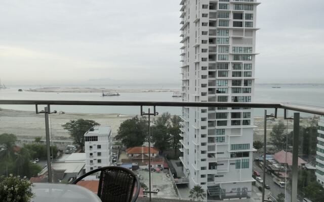 Gurney Seafront Supercondo 4b Penthouse