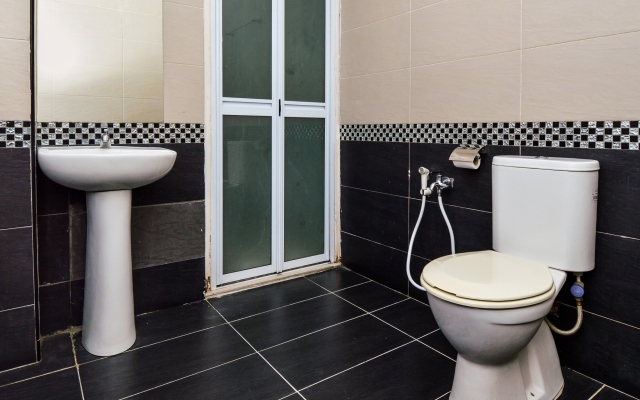 OYO 499 Comfort Hotel Sentul