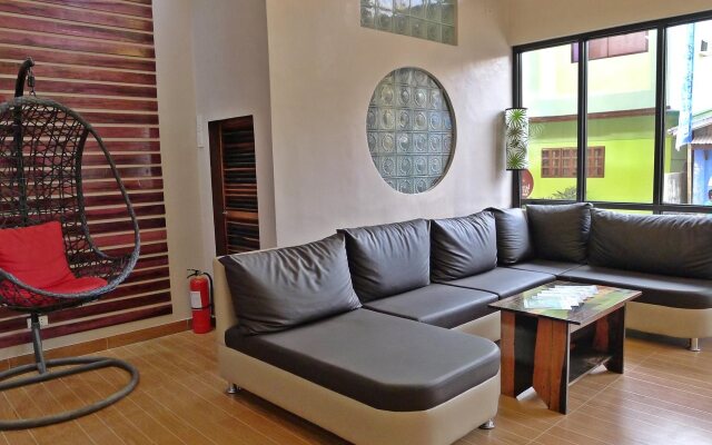 Rovic's Tourist Hotel
