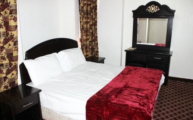 Al Eairy Furnished Apartments Qassim 2