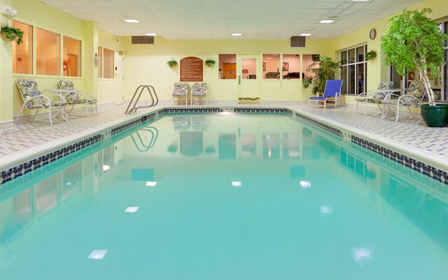 Holiday Inn Express Hotel & Suites Watertown-Thousand Island, an IHG Hotel