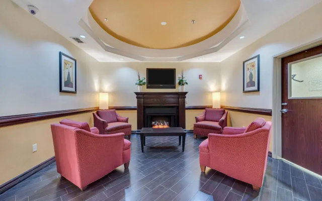 Super 8 by Wyndham Hidalgo/McAllen Area