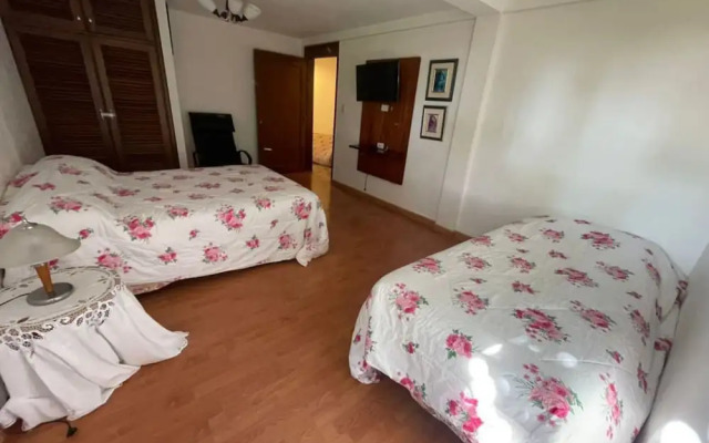 Luxury Guayllabamba House Gym Jacuzzi Parking Pool Wifi