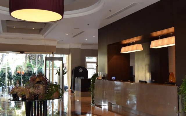 Gefinor Rotana Hotel