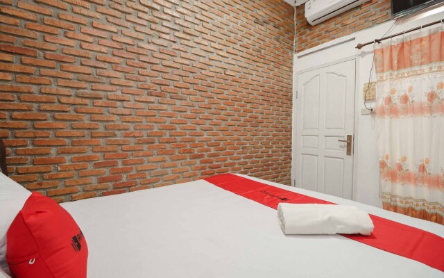 RedDoorz Syariah near Jalan Asahan Pematang Siantar