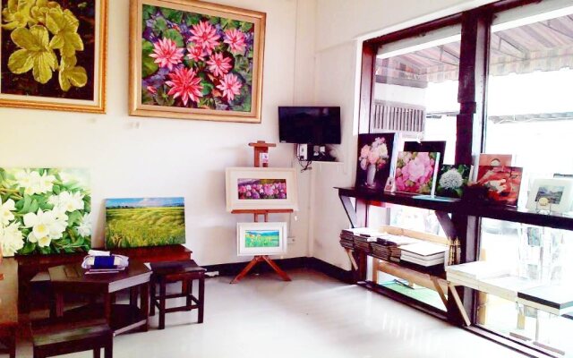 Jangmuang Gallery House